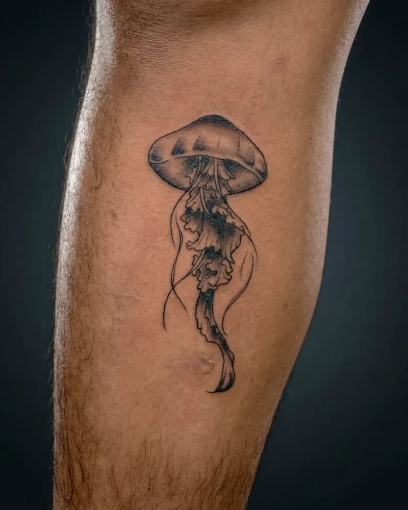 Tatuaje de medusa fine-line